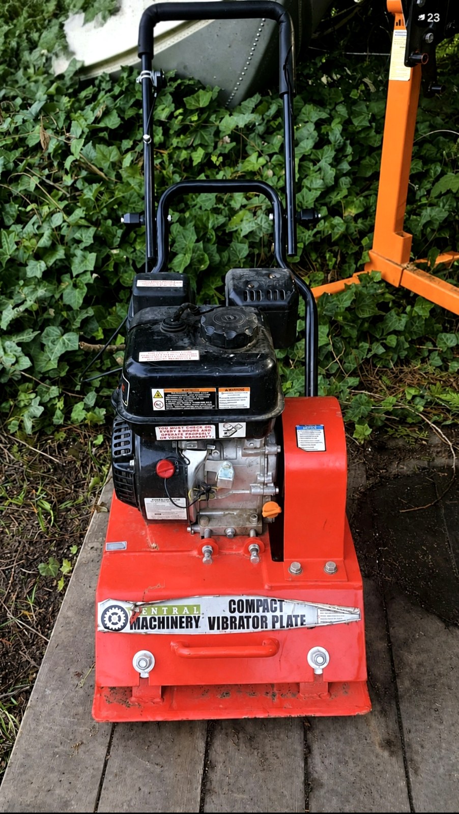 Vibratory plate compactor for rent